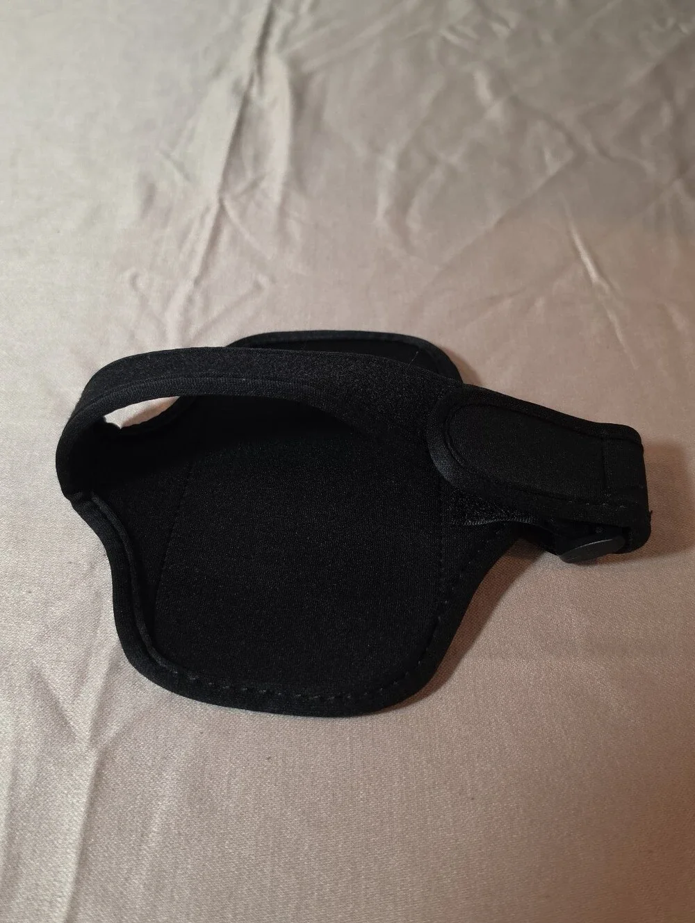 Black Sports Armband Phone Holder (Best For Small Devices)